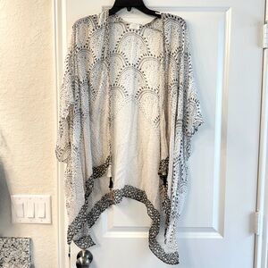 Anthropologie Gray and White Open Front Kimono